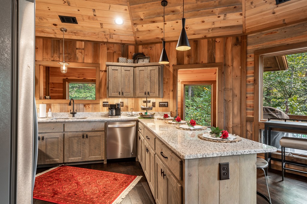 48 Green Ridge Road Blue Ridge, GA 30513 - Photo 14 of 57