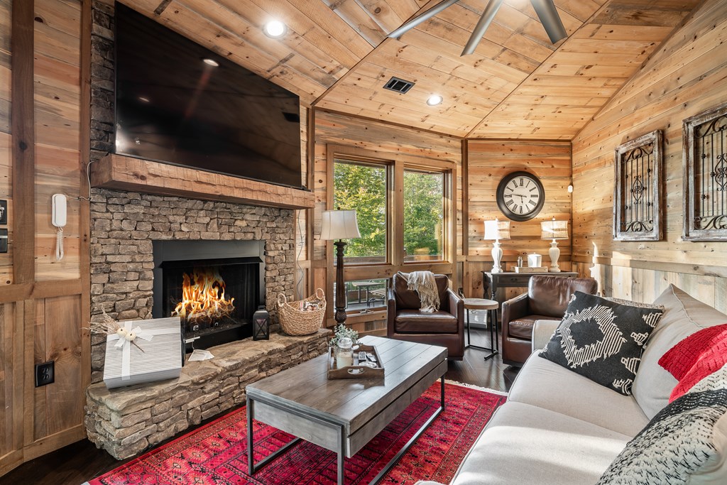 48 Green Ridge Road Blue Ridge, GA 30513 - Photo 9 of 57