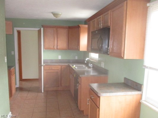 17510 Neff Road Cleveland, OH 44119 - Photo 19 of 32