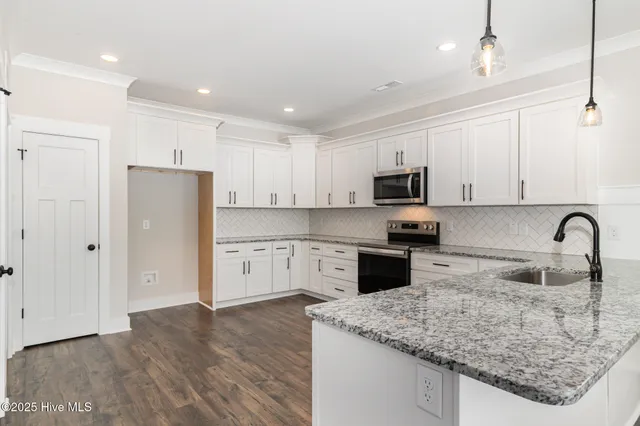 $364,900 | 145 Tee Drive, Selma, NC 27576