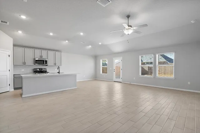 $2,395 | 145 Hackberry Lane, Bastrop, TX 78602