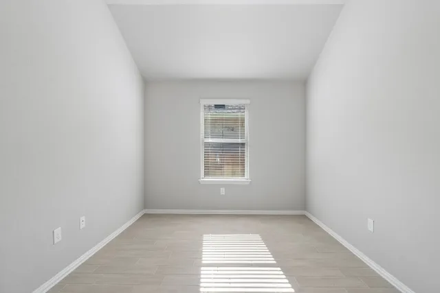 $2,395 | 145 Hackberry Lane, Bastrop, TX 78602