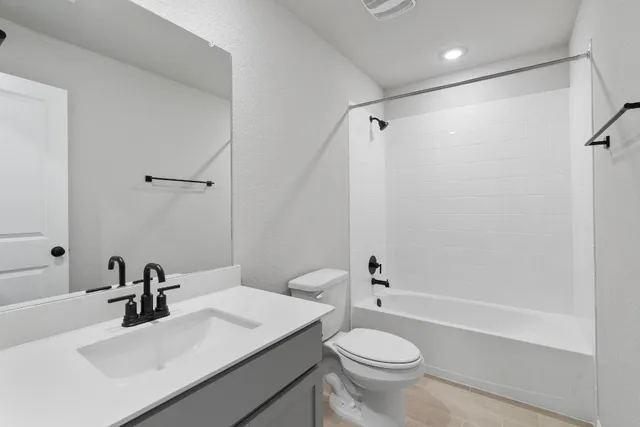 $2,395 | 145 Hackberry Lane, Bastrop, TX 78602