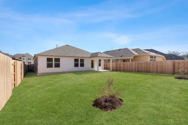 $2,395 | 145 Hackberry Lane, Bastrop, TX 78602