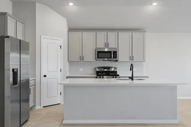 $2,395 | 145 Hackberry Lane, Bastrop, TX 78602