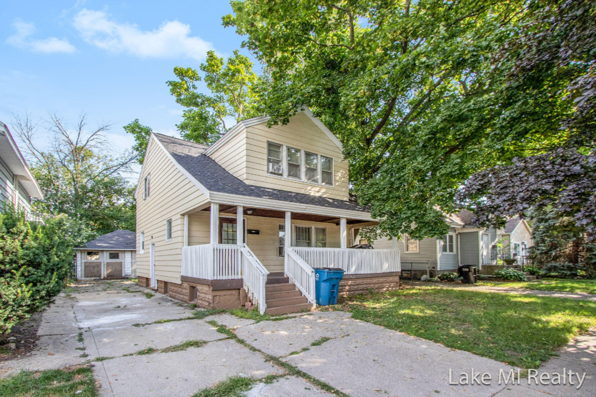 1323 Rathbone Street Southwest Wyoming, MI 49509 - Photo 2 of 20 IMG_3033