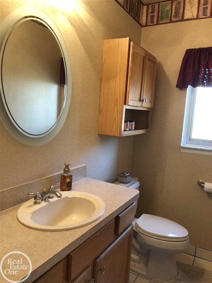 47725 Chrys Road Macomb, MI 48044 - Photo 42 of 51 50053104-41.JPG