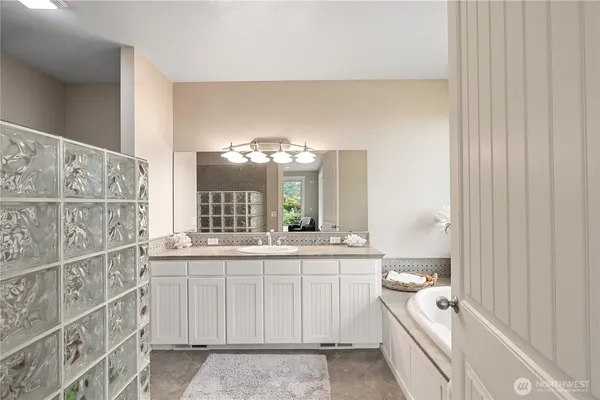 $1,975,000 | 6 Diamond Drive, Pacific Beach, WA 98571