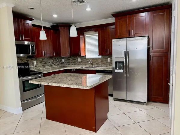 $3,400 | 10560 Northwest 57th Court, Coral Springs, FL 33076