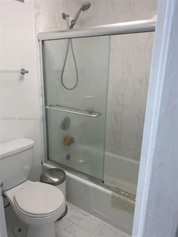 $2,250 | 2899 Collins Avenue, Unit 1514, Miami Beach, FL 33140