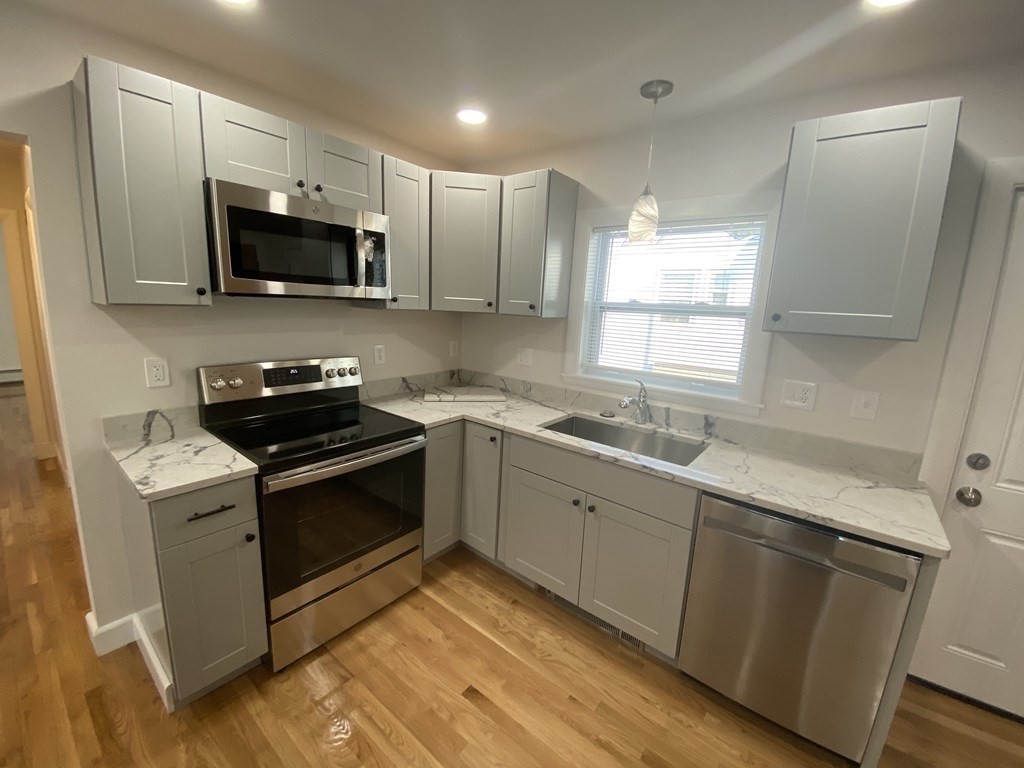 137 Main Street Waltham, MA 02453 - Photo 6 of 38