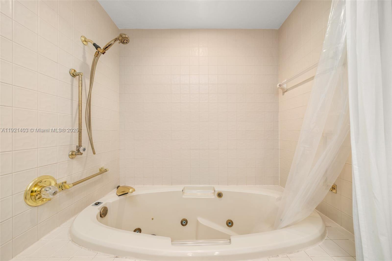 2551 Lakeview Drive Sebring, FL 33870 - Photo 46 of 73