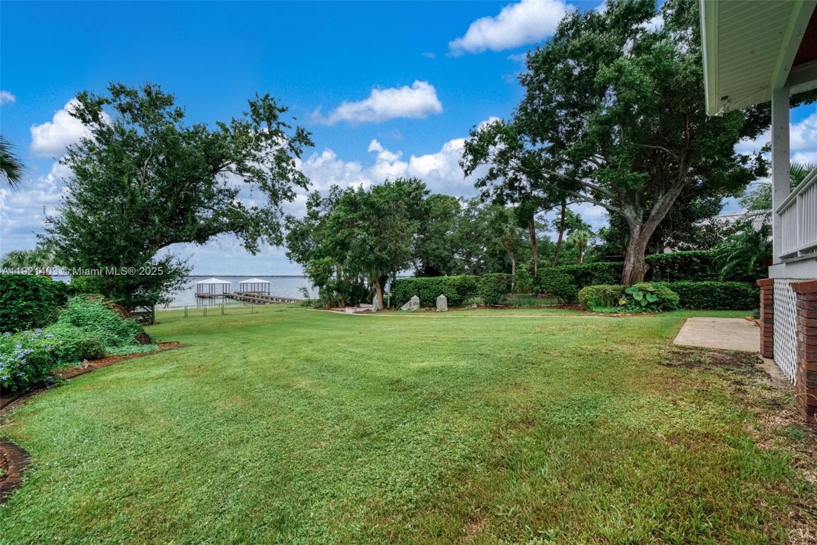 2551 Lakeview Drive Sebring, FL 33870 - Photo 70 of 73 a view of backyard with green space