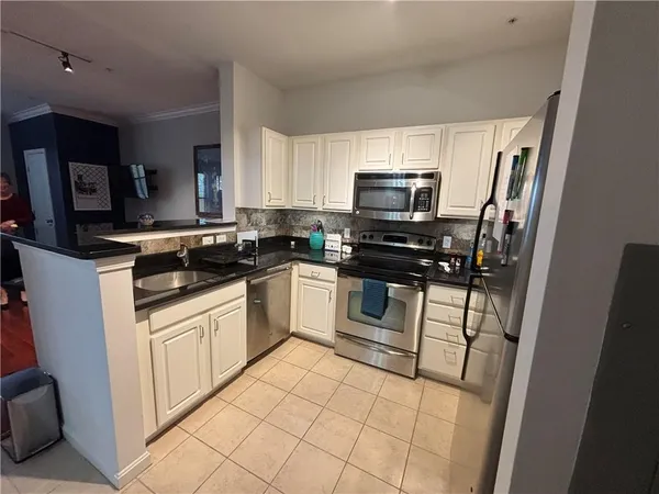 $2,050 | 1000 Providence Place, Unit 221, Providence, RI 02903