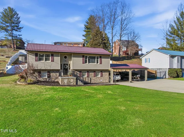 $380,000 | 326 Big Springs Road, Elizabethton, TN 37643