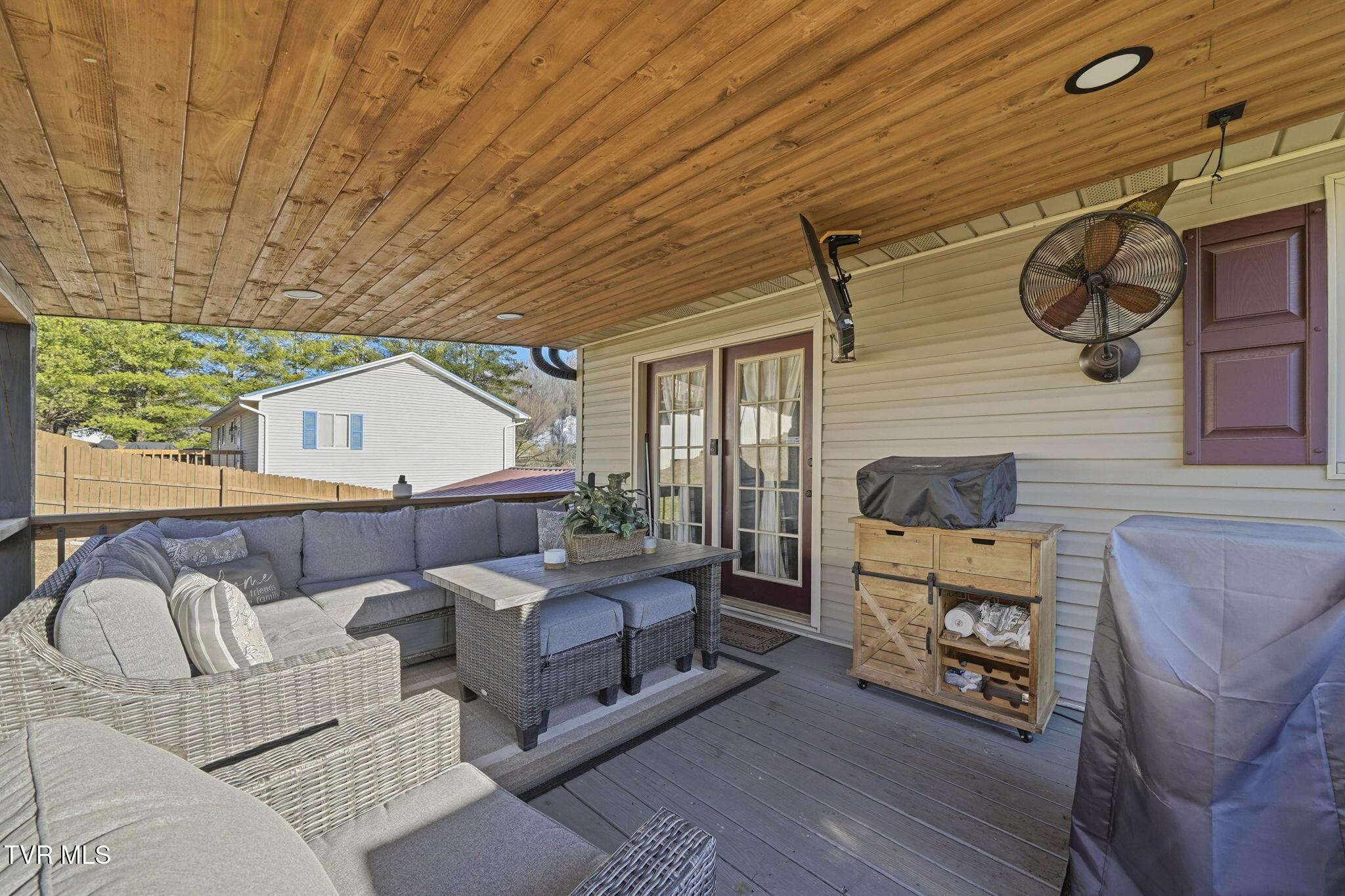 326 Big Springs Road Elizabethton, TN 37643 - Photo 11 of 31 16-web-or-mls-326_Big Springs Rd-23