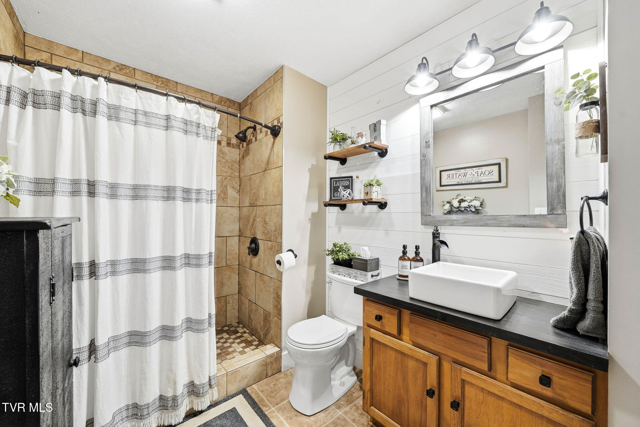 326 Big Springs Road Elizabethton, TN 37643 - Photo 19 of 31 3-web-or-mls-326_Big Springs Rd-11