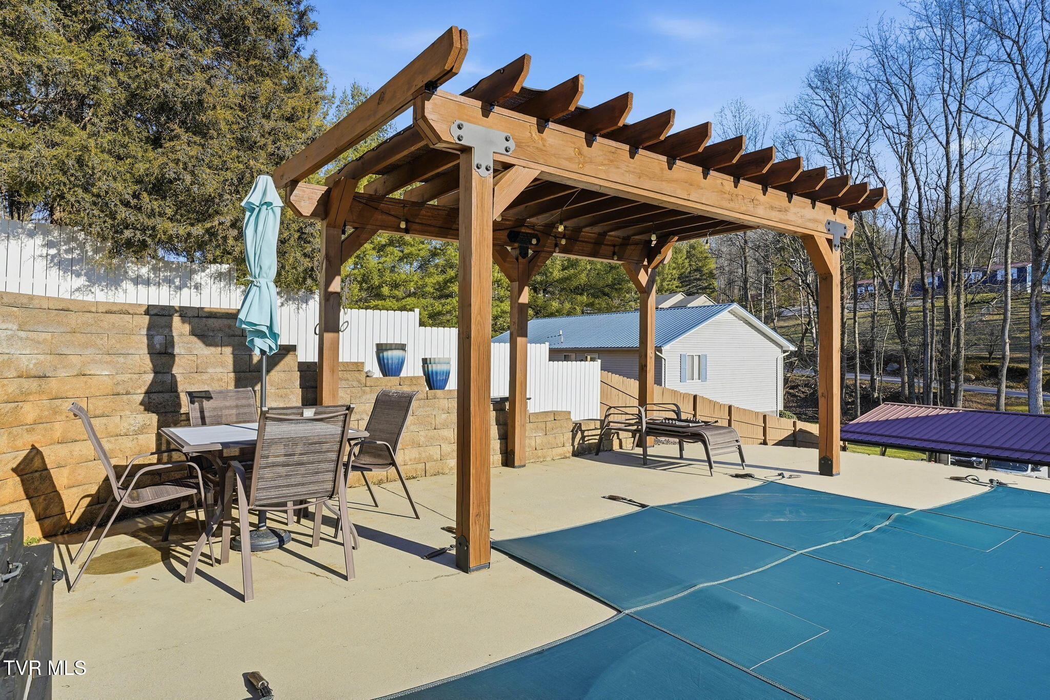 326 Big Springs Road Elizabethton, TN 37643 - Photo 6 of 31 19-web-or-mls-326_Big Springs Rd-26