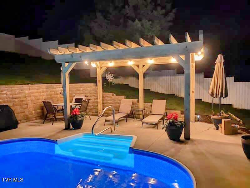 326 Big Springs Road Elizabethton, TN 37643 - Photo 7 of 31 IMG_2424