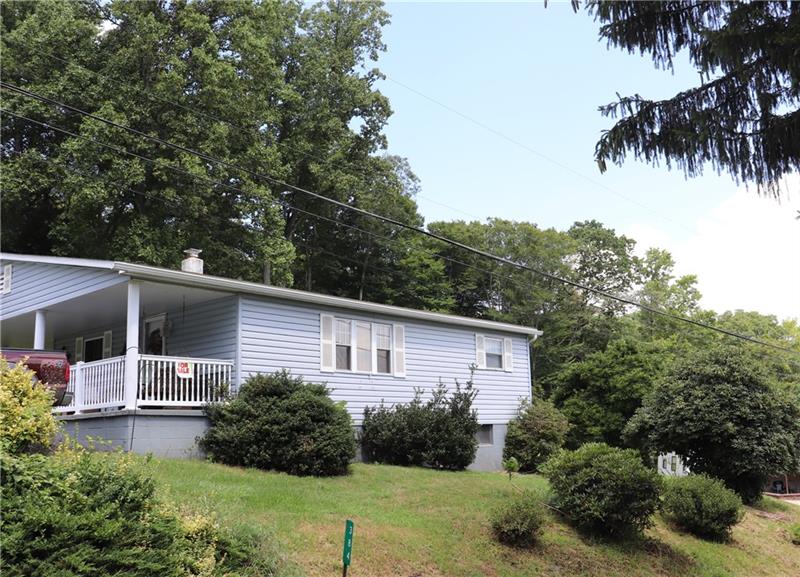 384 Hampton Road Mill Run, PA 15464 - Photo 4 of 21
