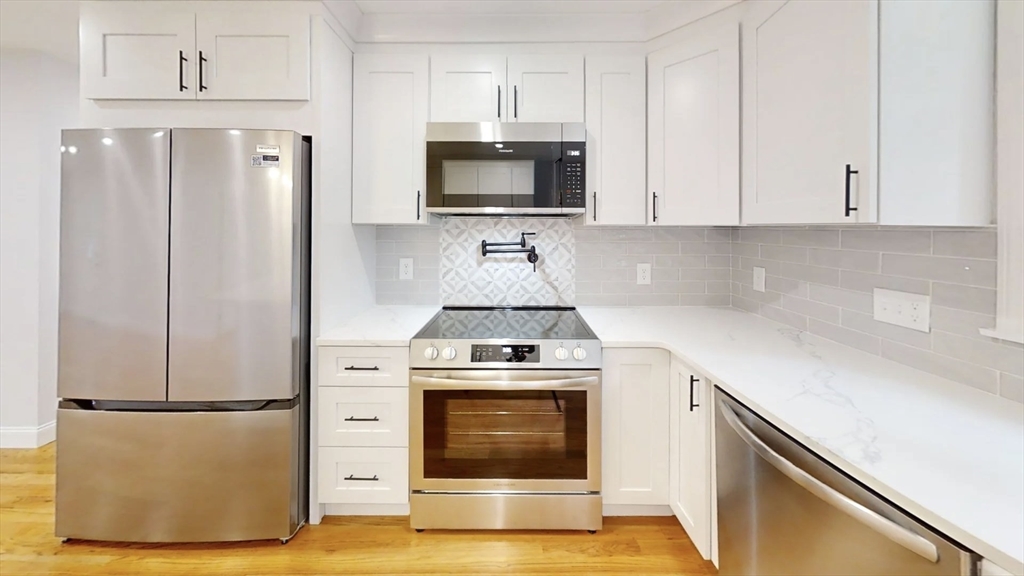 8 Reardon Road Hudson, MA 01749 - Photo 7 of 33