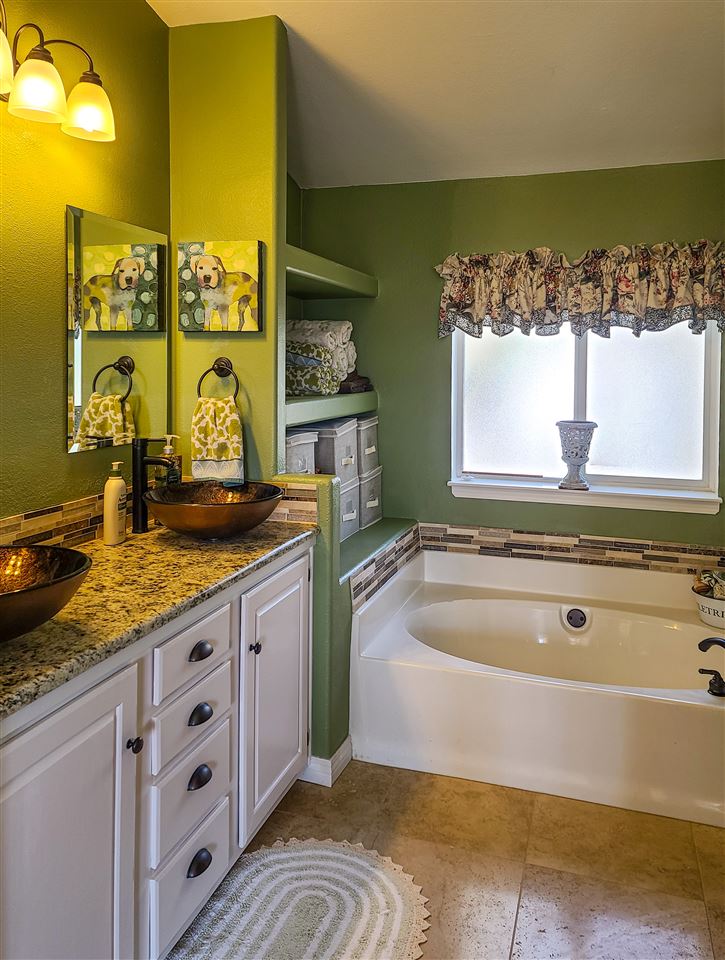 215 Del Monte Road Bishop, CA 93514 - Photo 13 of 27 Gallery Image 13