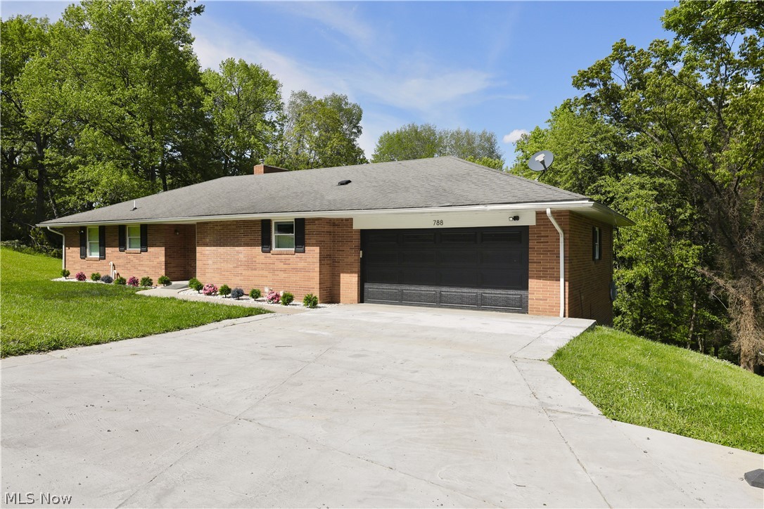 788 Ridgewood Drive Coshocton, OH 43812 - Photo 1 of 44