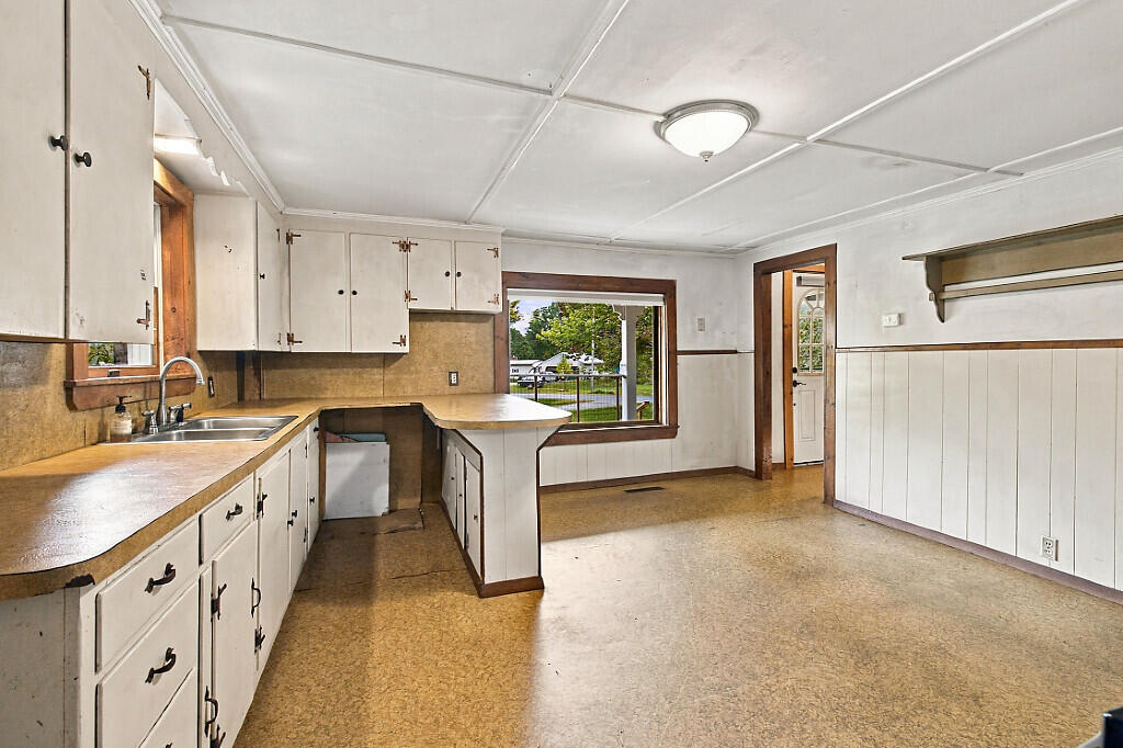 559 Abbott Road Winslow, ME 04901 - Photo 15 of 51 Kitchen