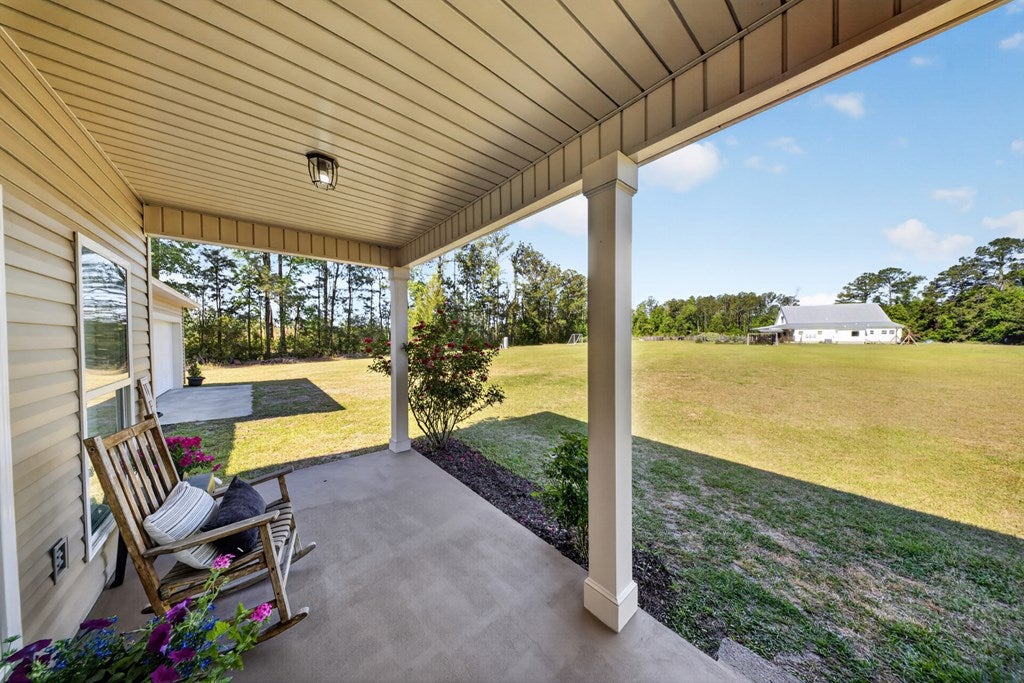 2450 Dasher Johnson Road Valdosta, GA 31606 - Photo 4 of 44 Gallery Image 4