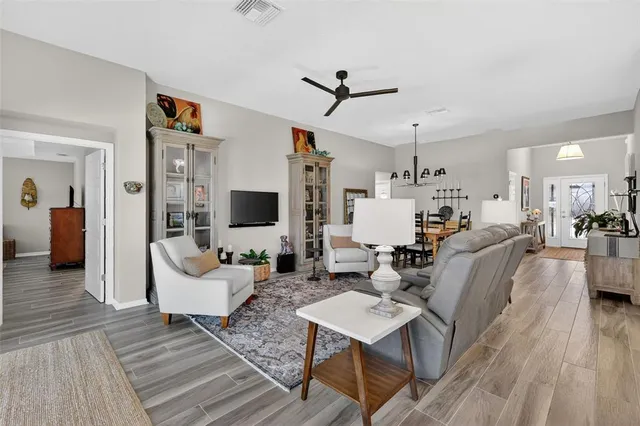 $594,500 | 1744 Woelkers Circle, The Villages, FL 34762