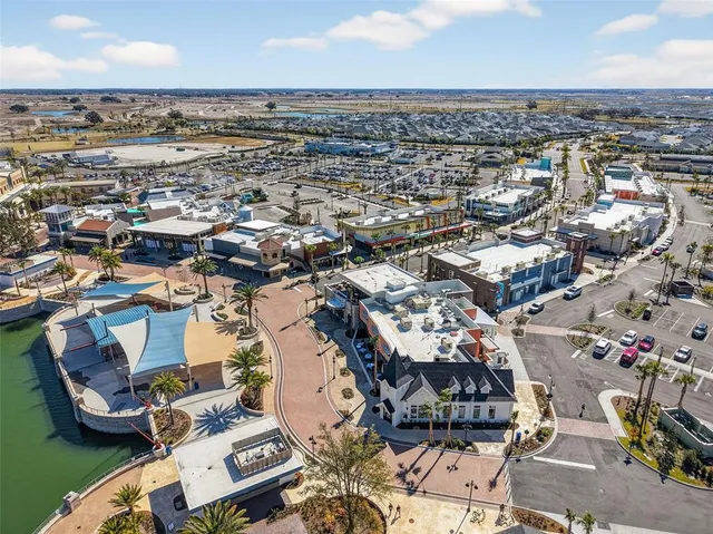 $594,500 | 1744 Woelkers Circle, The Villages, FL 34762