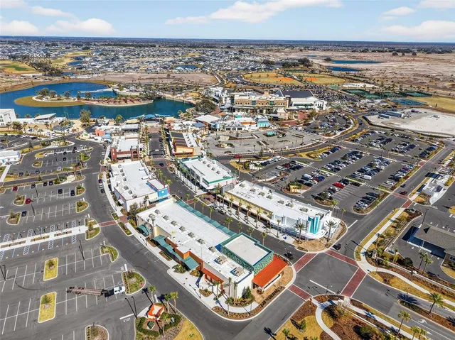 $594,500 | 1744 Woelkers Circle, The Villages, FL 34762