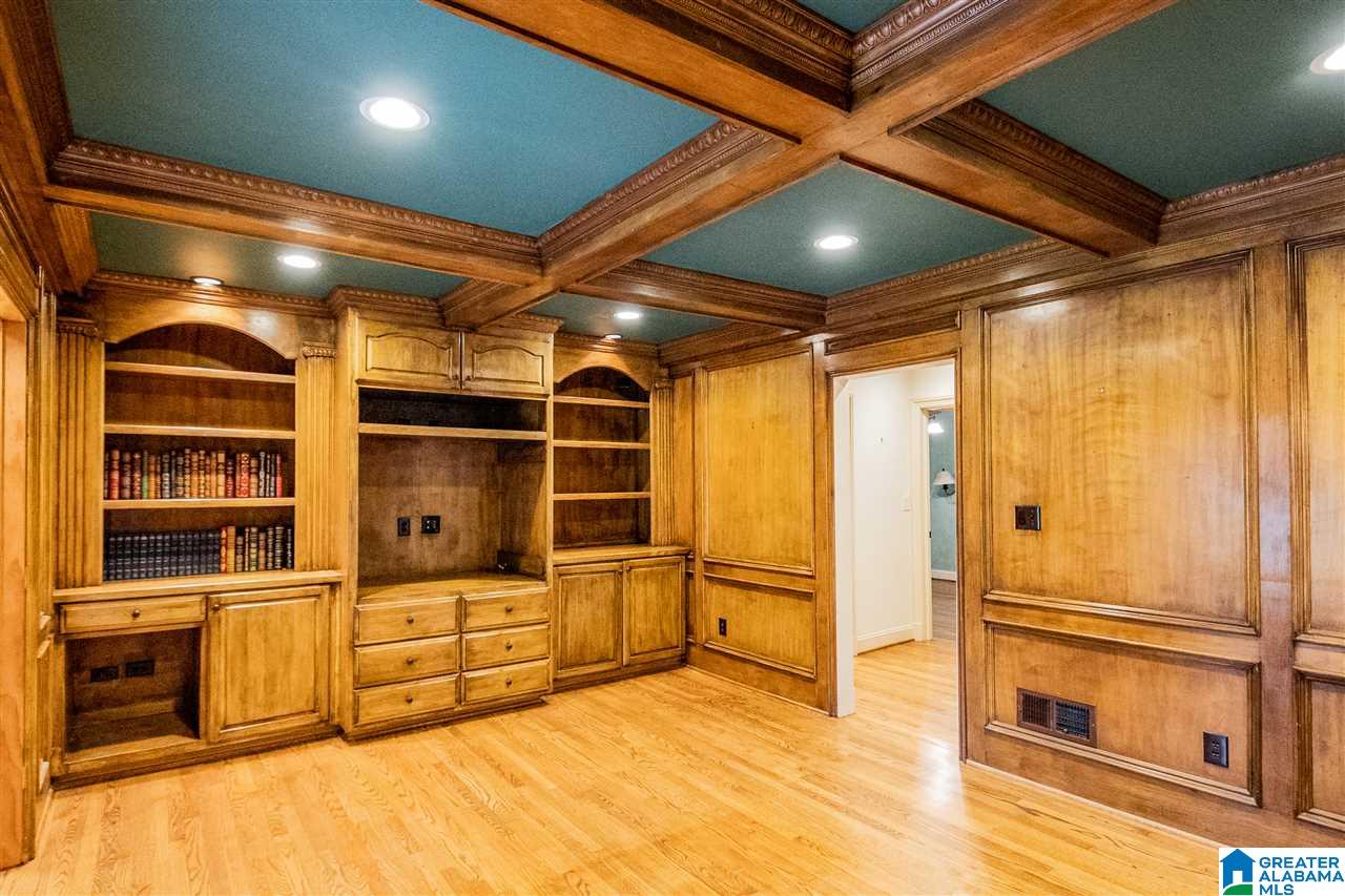 1704 Kensington Road Birmingham, AL 35209 - Photo 14 of 31