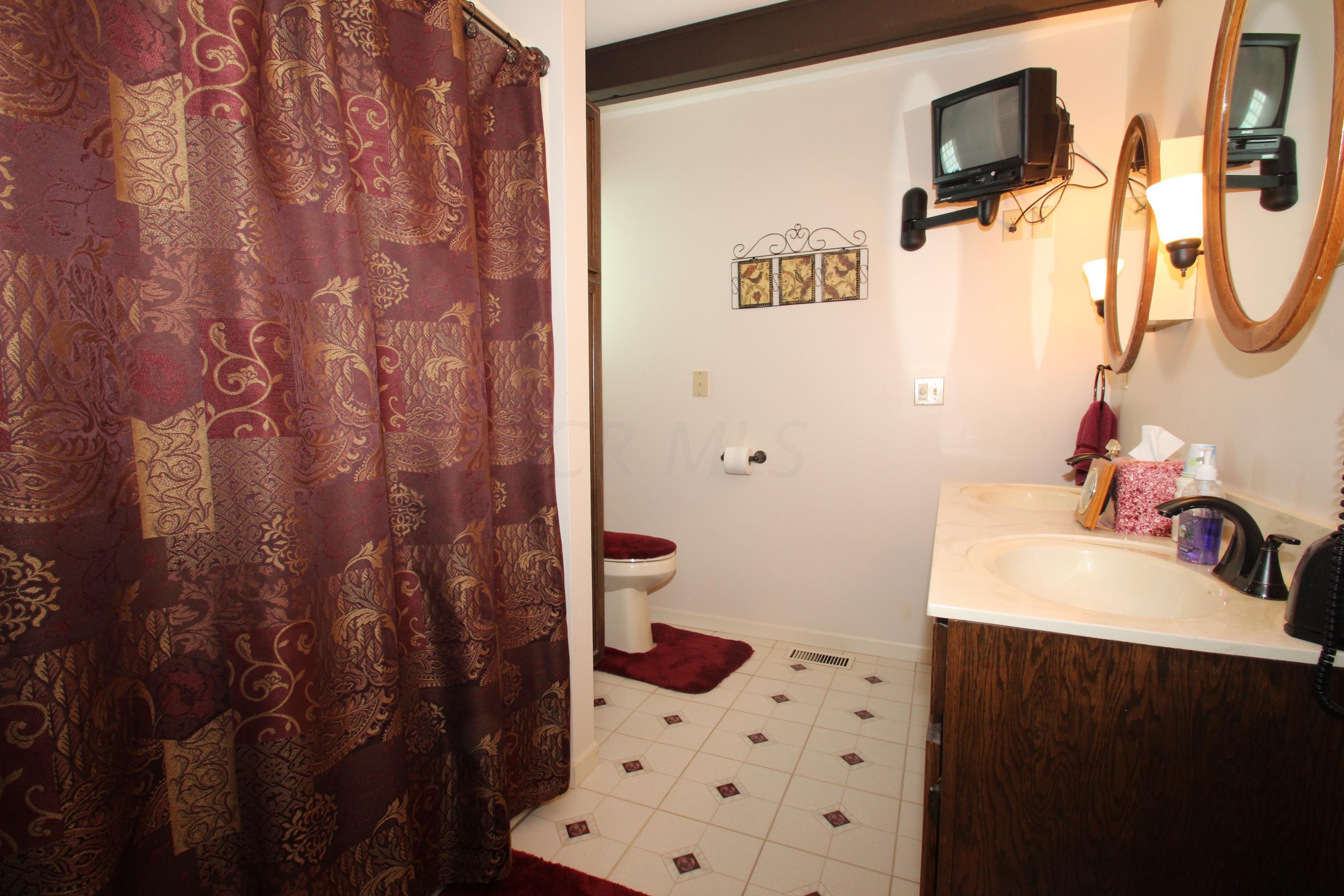 4040 Summit View Road Dublin, OH 43016 - Photo 27 of 44 Gallery Image 27