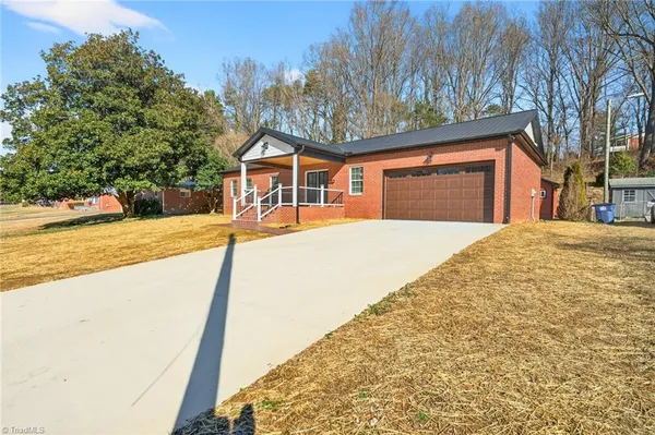 $399,999 | 1256 Cloister Drive, Winston-Salem, NC 27127