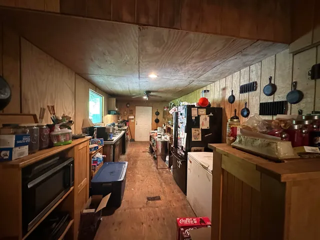 $260,000 | 202 Pineview Road, Linden, TN 37096