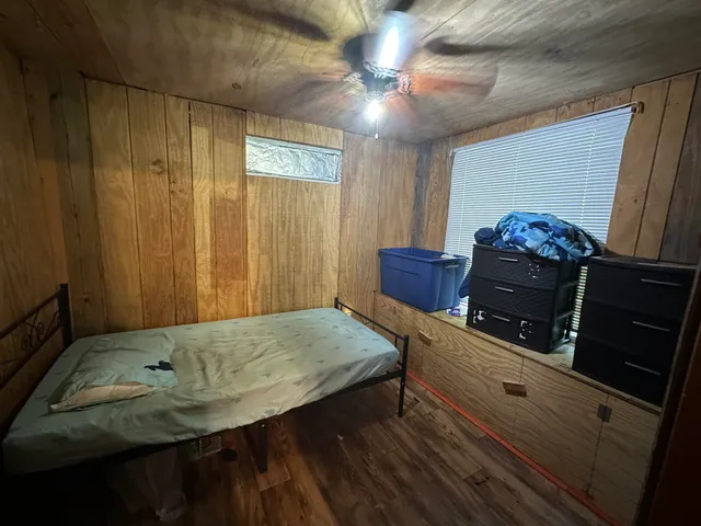 $260,000 | 202 Pineview Road, Linden, TN 37096