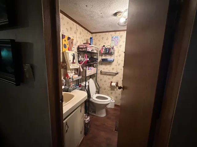 $260,000 | 202 Pineview Road, Linden, TN 37096