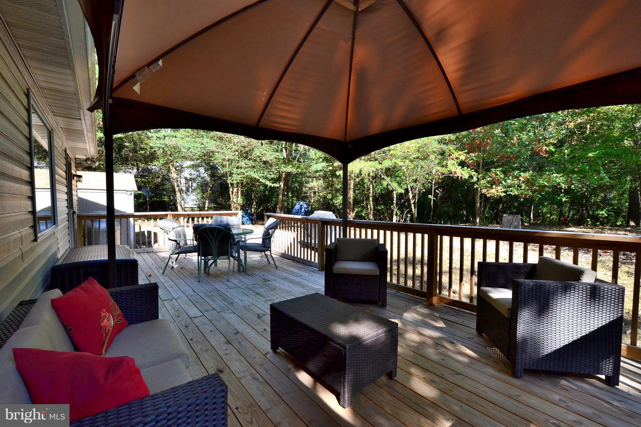 48126 Post Oak Road St. Inigoes, MD 20684 - Photo 14 of 16 Large Deck