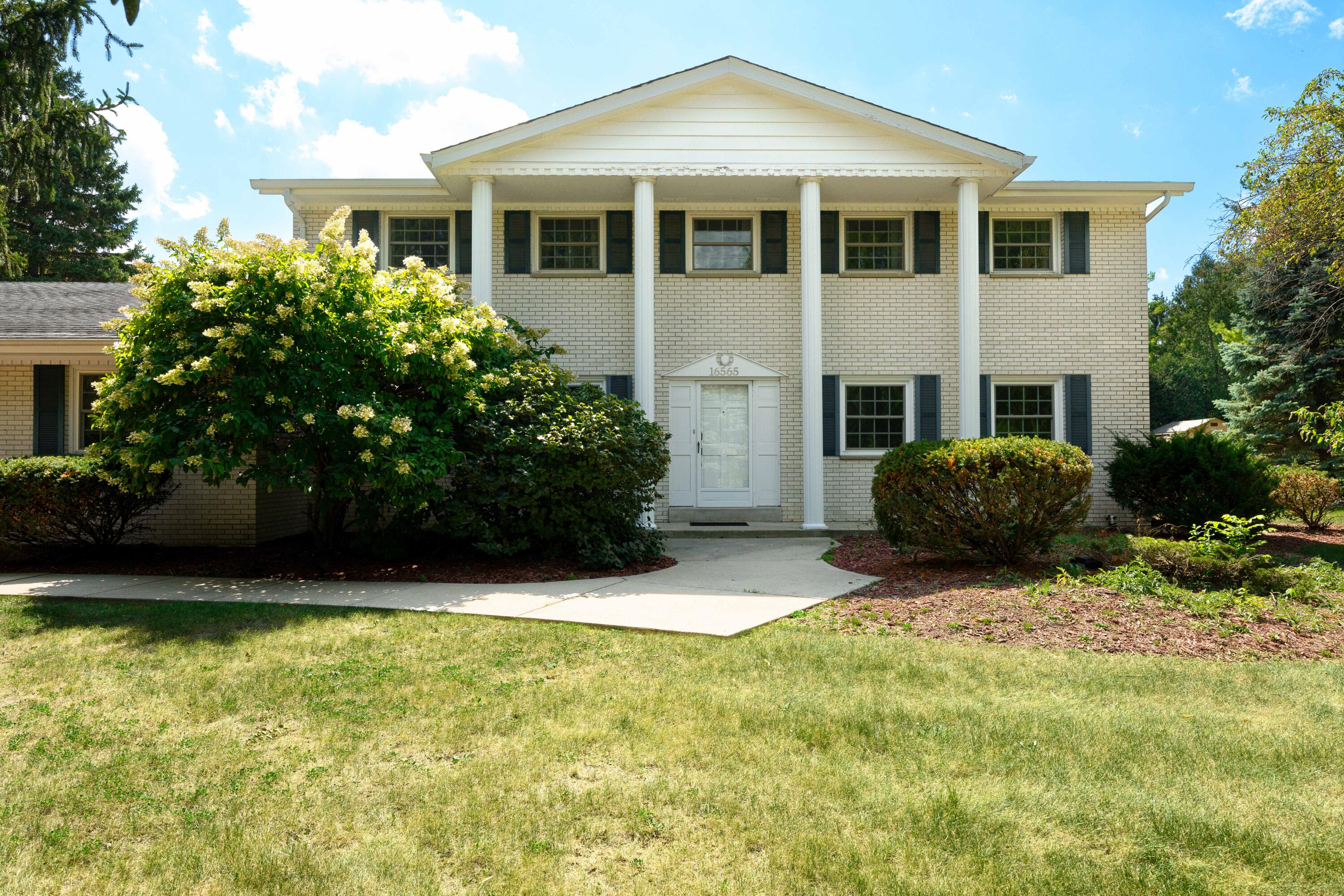 16565 Burleigh Place Brookfield, WI 53005 - Photo 1 of 1 16565 Burleigh Place 02 (2)