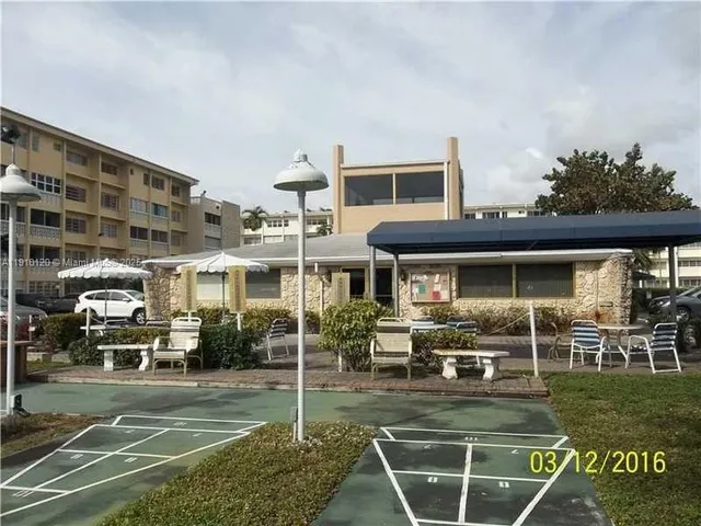 $139,000 | 410 Southeast 2nd Street, Unit 105, Hallandale Beach, FL 33009