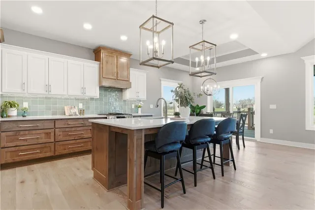 $859,900 | 17860 Clearview Drive, Leavenworth, KS 66048