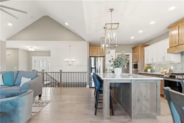 $859,900 | 17860 Clearview Drive, Leavenworth, KS 66048