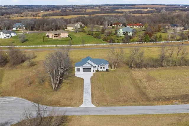$859,900 | 17860 Clearview Drive, Leavenworth, KS 66048