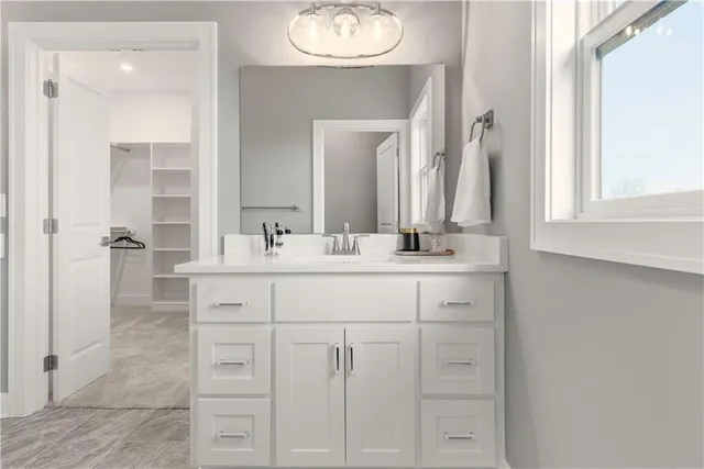 $859,900 | 17860 Clearview Drive, Leavenworth, KS 66048