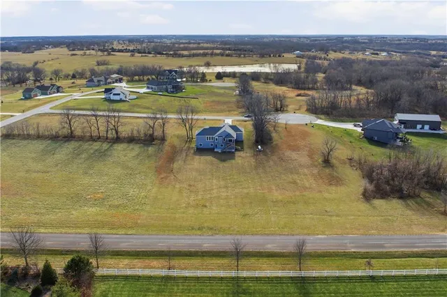 $859,900 | 17860 Clearview Drive, Leavenworth, KS 66048