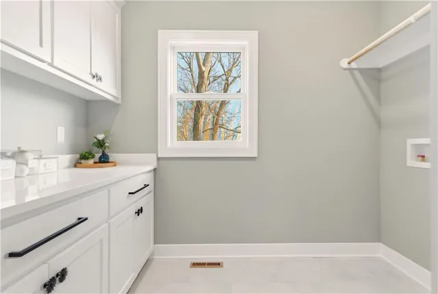 $859,900 | 17860 Clearview Drive, Leavenworth, KS 66048