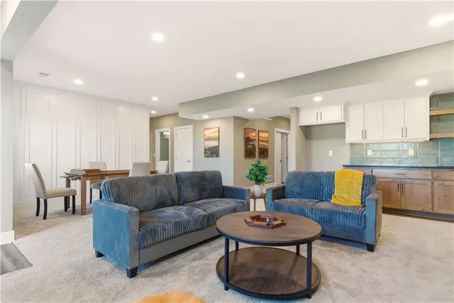 $859,900 | 17860 Clearview Drive, Leavenworth, KS 66048