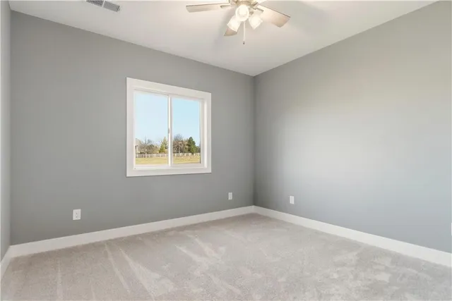 $859,900 | 17860 Clearview Drive, Leavenworth, KS 66048