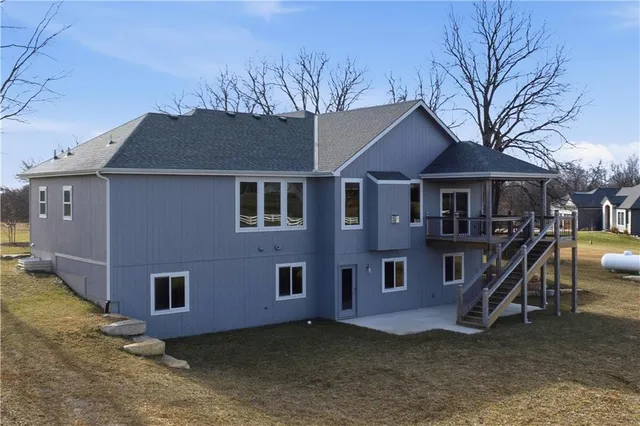 $859,900 | 17860 Clearview Drive, Leavenworth, KS 66048